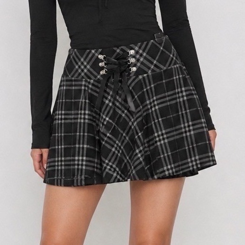 Hot Topic Womens Black Plaid Corset Lace Up Skort Small Mini Skirt Excellent